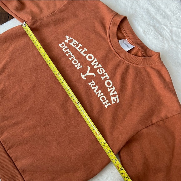 Yellowstone Dutton Ranch Crewneck Sweatshirt Amber Size Small - Picture 14 of 15